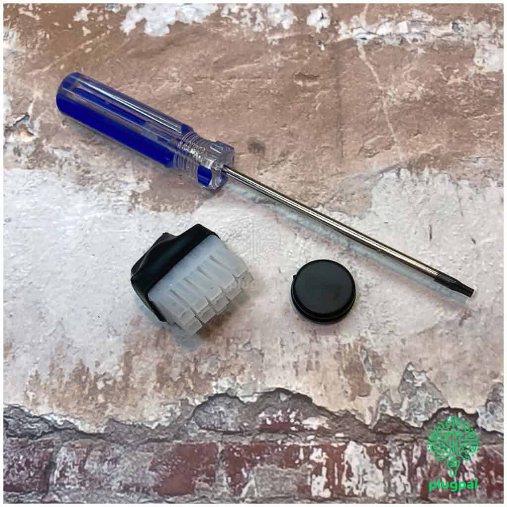 Quality diagnostic plug with Torx T8 for DataTool S4 Red, designed for vehicle diagnostics and troubleshooting. Compact, durable, and easy to use for automotive professionals.