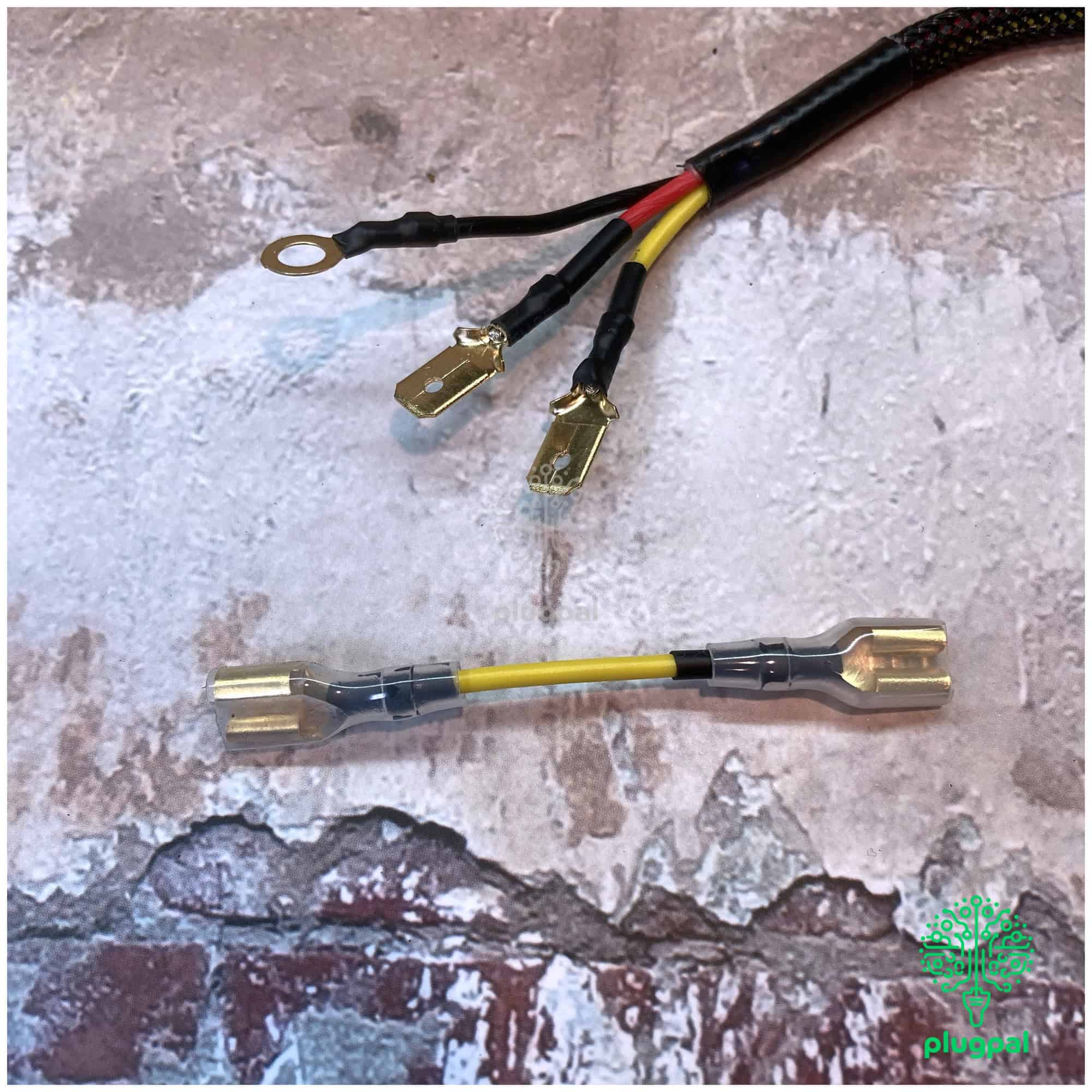 Durable voltage stabiliser cables with gold-plated connectors for reliable power regulation in electronic devices. Perfect for 5V solid state voltage stabilisers and electrical stability.