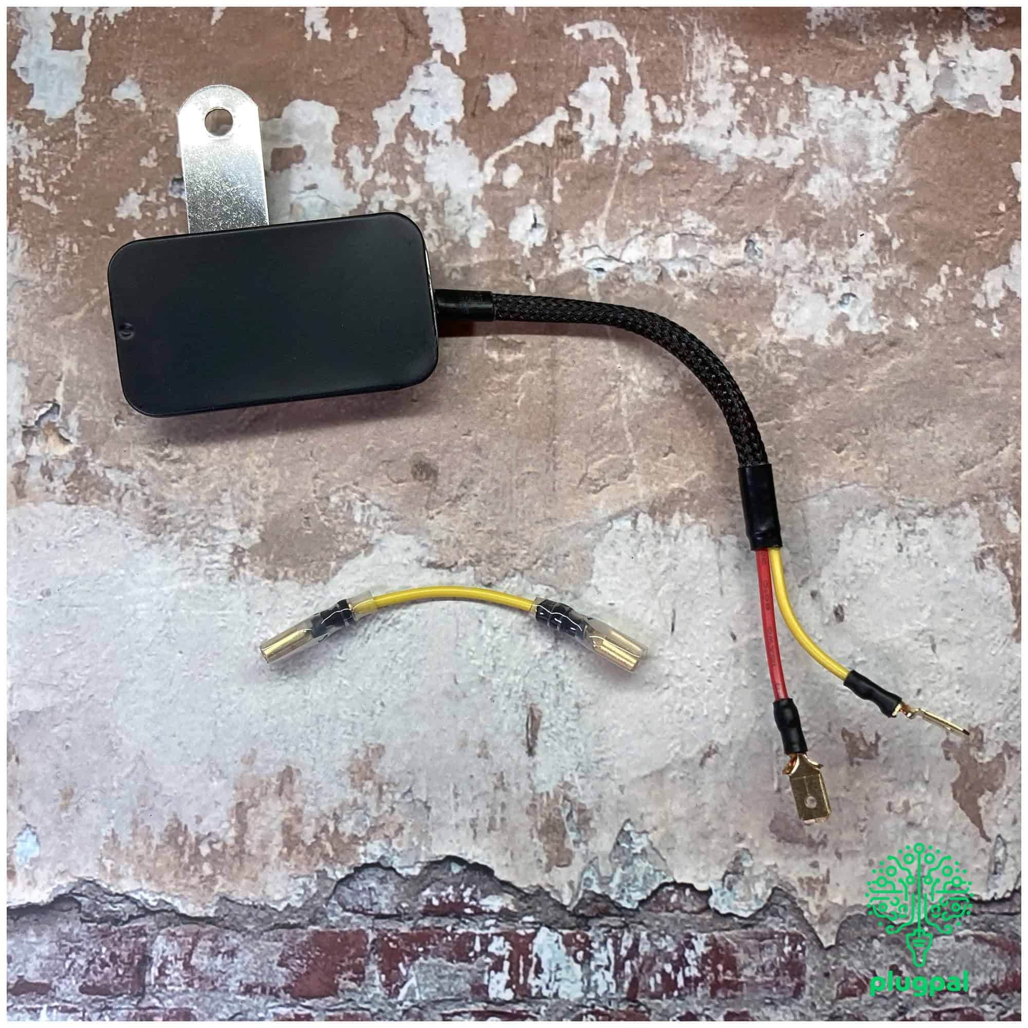 Quality 5V solid state voltage stabiliser with mounting bracket for reliable power regulation. Suitable for electronic projects and ensuring consistent voltage output.