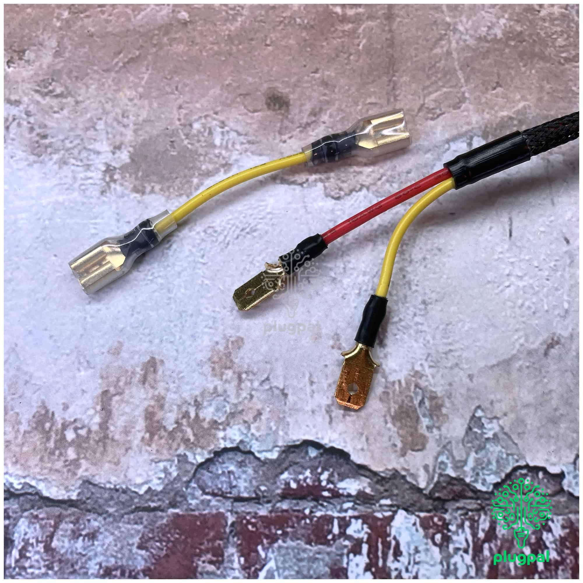 Quality 5V solid state voltage stabiliser connectors with brackets for reliable power regulation. Suitable for electronic projects and ensuring stable voltage output.